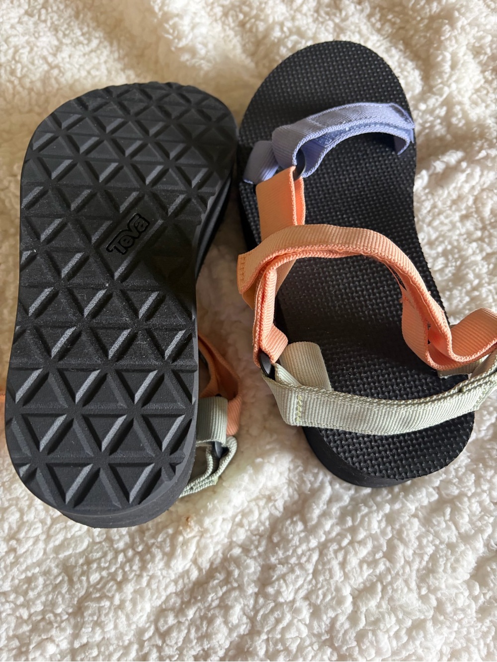 Teva shoes sandal perfect for summer size 7 - Picture 3 of 4